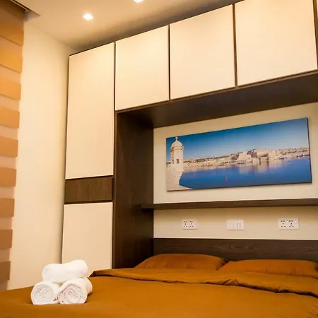 Lux Properties- Seaside Serenity Corner